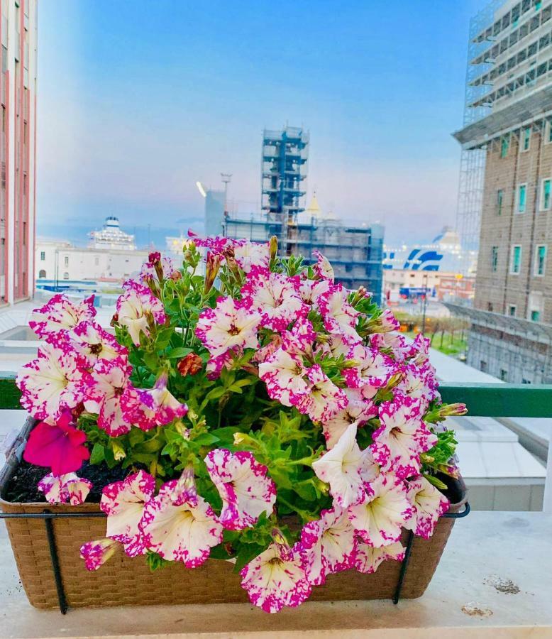 La Terrazza Sul Porto Apartment Naples Luaran gambar